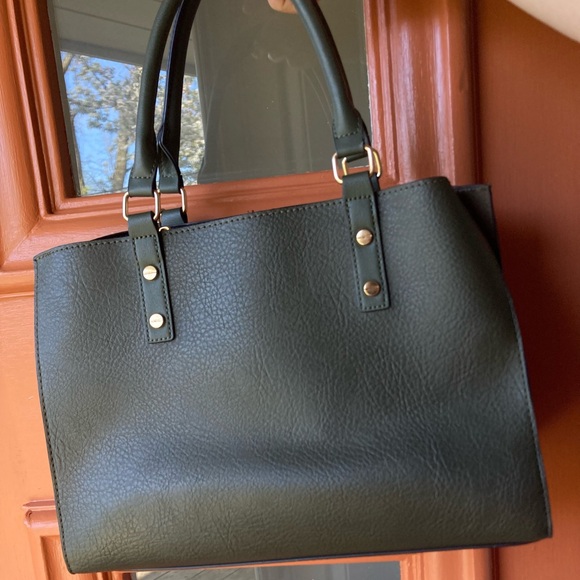 Green Aldo purse. With detachable cross body strap. - Picture 4 of 5